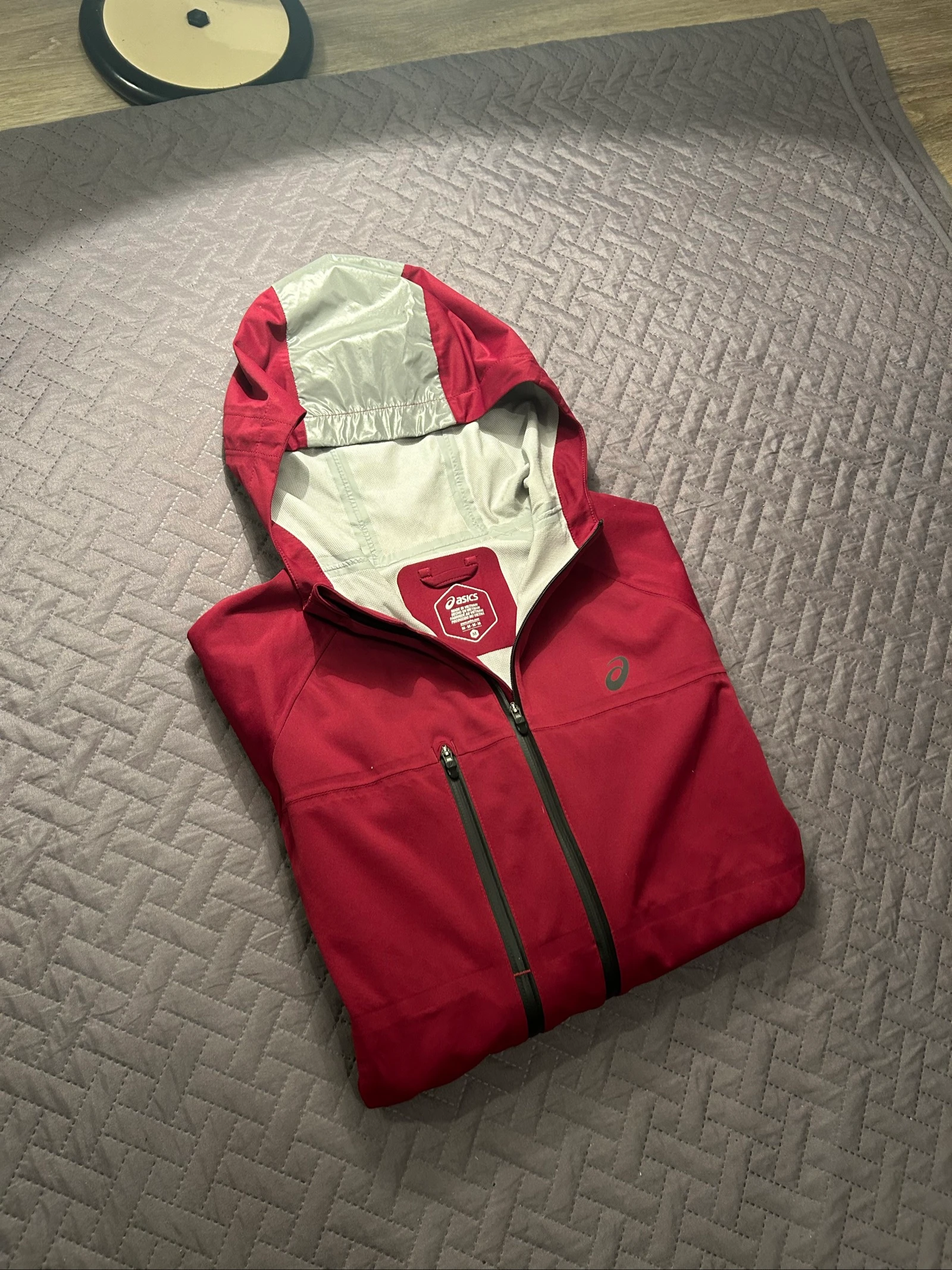 veste Asics rouge impermeable taille M 
